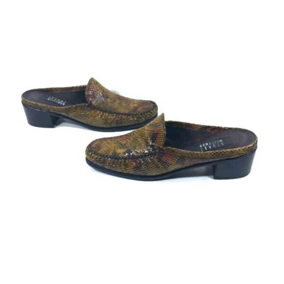 SS1595 GUC $488 Stuart Weitzman Snakeskin Embossed Mules 9.5B - Picture 2 of 8